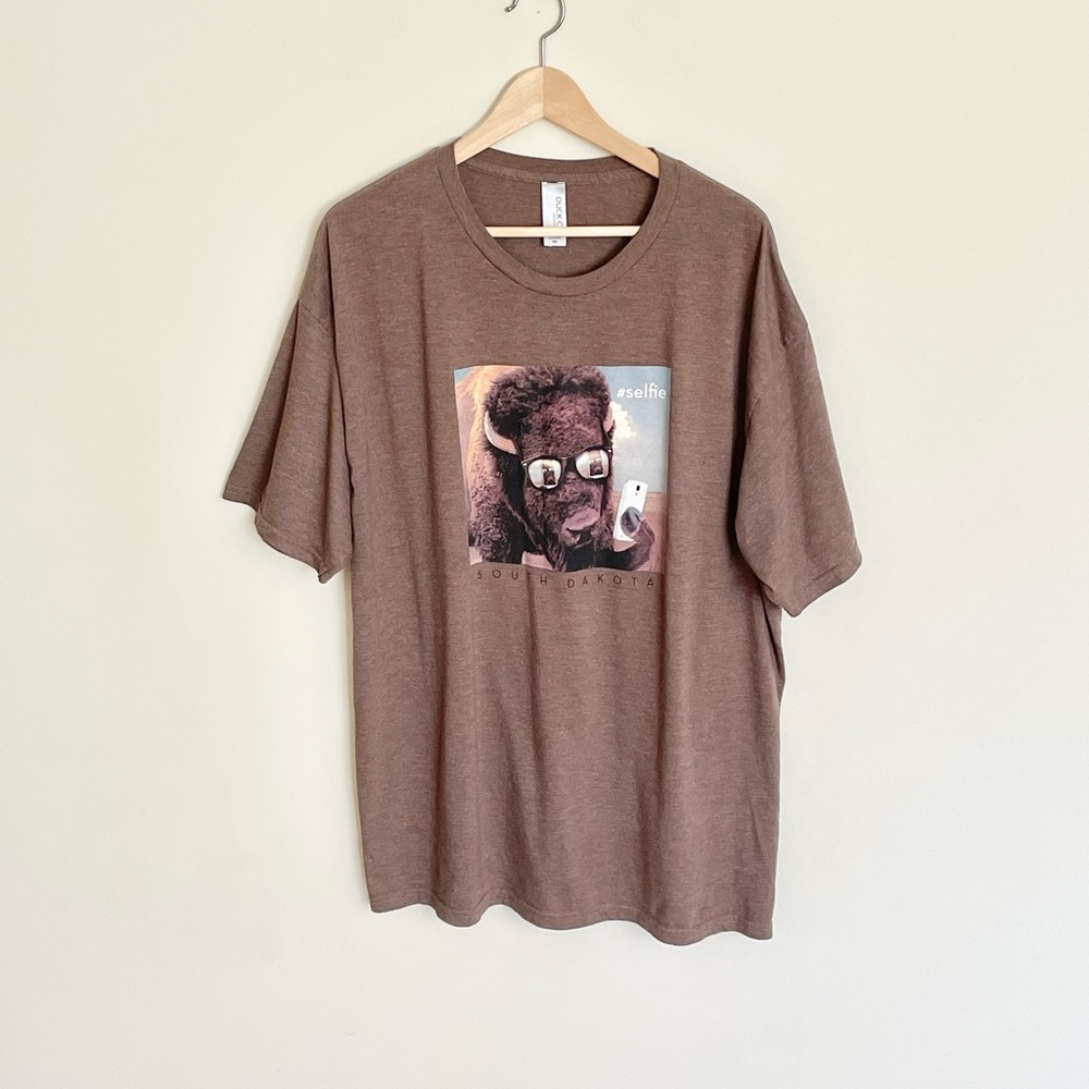Duck Co. Buffalo Selfie South Dakota Graphic Brown T Shirt Adult size XXL
